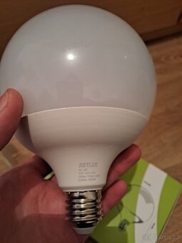 Silná LED žárovka RETLUX závit E27 20W / 128W ekvivalent - 3
