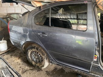 Octavia2 před facelift(sedan) barva 9153) - 3