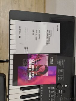 Yamaha PSR EW310 - 3
