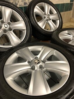 Alu kola Škoda R17 5X112 NOVÉ LETNÍ PNEU 225/50 R17 TOP STAV - 3