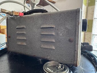 Prodám retro nabíječku na auto - 3