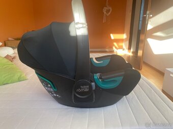 Britax RÖMER Baby safe I-size 3 + otočná báze - 3