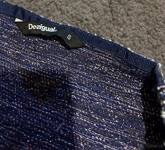 DESIGUAL LUXUSNÍ SVETR S HALENKOU-LONG S(S-M) - 3