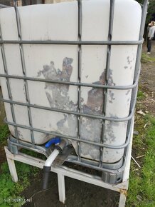 Nádrž na vodu plastová s podstavcem - 3