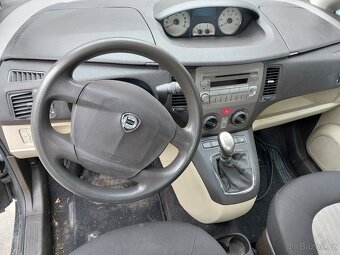 Lancia Musa 1.4i - 3