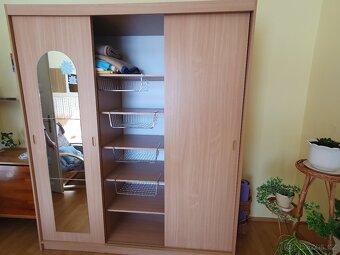 Prodám nevyužitou skříň - 3