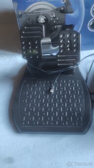 Thrustmaster 150 Force Feedback - 3
