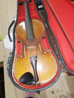 Husle Stradivari - 3
