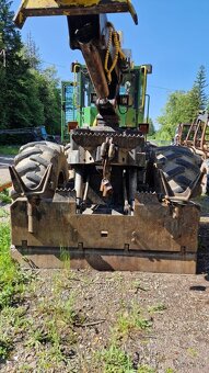 Lesní traktor JOHN DEERE 648 GIII - 3
