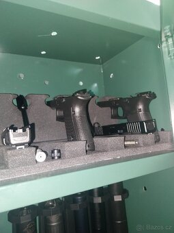 Prodám sbírku zbraní Glock, Remington, AK47, revolver - 3