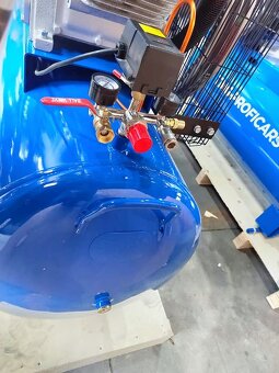 Vzduchový kompresor 300l, 1200 l/min, 12.5 Bar - 3