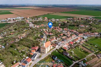 Prodej rodinného domu 4+kk, vejminek 1+kk, pozemek 838m2, k. - 3