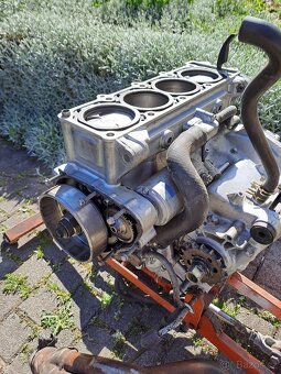 Kawasaki ZX9R Ninja motor - 3