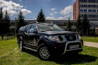 Nissan Navara DoubleCab 3.0 V6 dCi Platinum A/T Long - 3