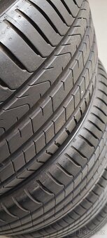 245/45/18 Pirelli Centurato, DOT 1222, 7.0mm-6.7mm - 3