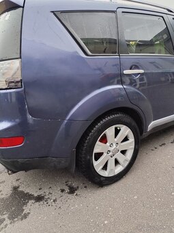 Mitsubishi Outlander - 3