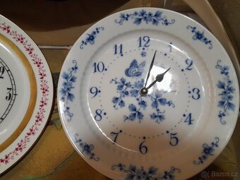 Prodám staré kuchyňské hodiny porcelánový talíře - 3