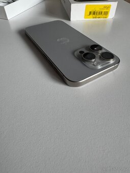 Prodám iPhone 15 pro 128gb - 3