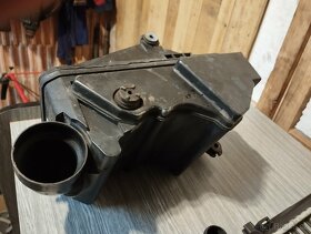 Daruji krabici vzduchového filtru pro Mazdu Premacy - 3
