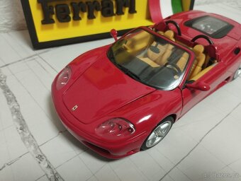Ferrari 360 Modena 1/18 Hot Wheels - 3