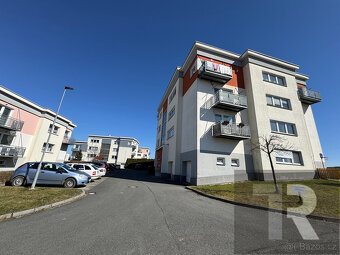 Prodej bytu 3+kk+B, 108 m2 s venkovním parkovacím stáním v P - 3