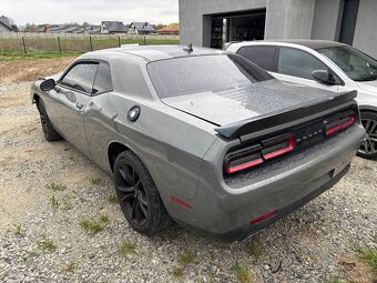Dodge challenger 2017 3.6 automat navi - 3