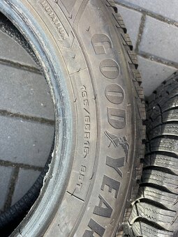 Pneu 195/65R15 - 3
