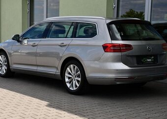 Volkswagen Passat 2,0TDi DSG ELEGANCE ČR - 3