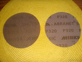 prodám kulaté brusné papíry MIRKA ABRANET 125+150mm za 10kč/ - 3