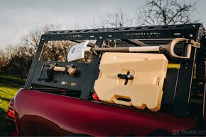 Expediční i pracovní hardtop Toyota hilux - 3