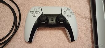 PS5 Slim s mechanikou+2000G SSD uložiště v záruce do 7.8.26 - 3