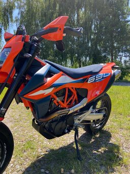 KTM 690 SMC-R 2023 A2 - 3
