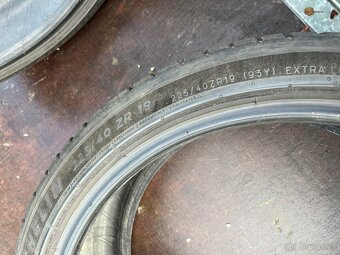 Prodám pneu Michelin 225/40 R19 - 3