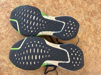 Běžecké boty Nike Invincible 3 vel. 44,5 - 3