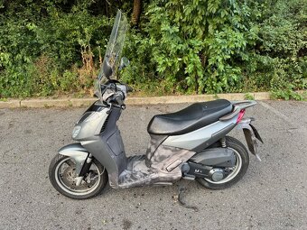 Skútr Aprilia Sportcity 200 - 3