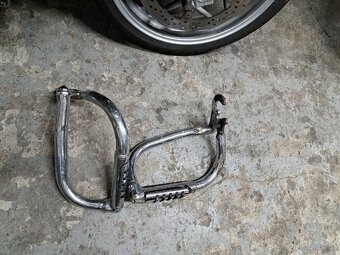 Honda vtx 1800 padáky pred stupacky + držáky brašen orig - 3