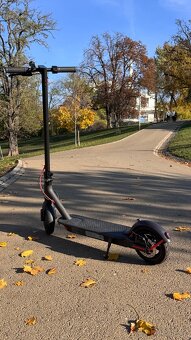 Xiaomi Scooter PRO s nabíječkou - 3