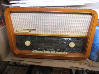 Stará rádia dle vlastního výběru a různé radiodíly. - 3