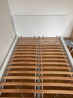 Predám posteľ IKEA MALM, biela, veľkosť 140x200 cm - 3