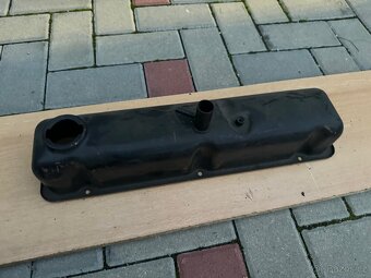 Volha Gaz 24, Gaz 2410, víko ventilů, nové original - 3