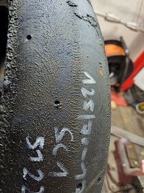 Pneumatiky krásné přední pneu Pirelli 125/70-17 - 3