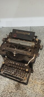 Prodám starý psací stroj Remington - 3