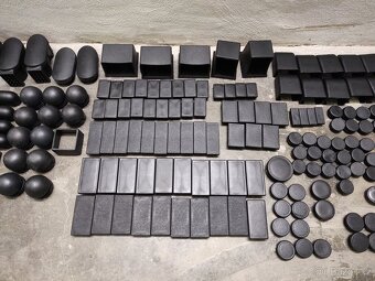 Plastové záslepky - 3