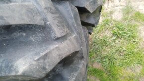 prodám 2x pneu na traktor 12.4/11-28 FIRESTONE - 3