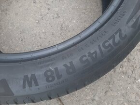 2 x letni pneu r18 225/45/18 CENA 1000,- ZA OBĚ - 3