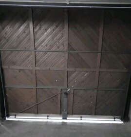 Prodám garážová vrata výklopná s rámem - 3