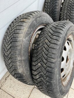 Sada zimních pneu na discích z Felicie 165/70 R13 - 3