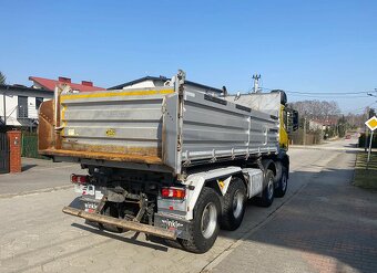 Mercedes-Benz AROCS 4148 8x4 - třístranný sklápěč - 3