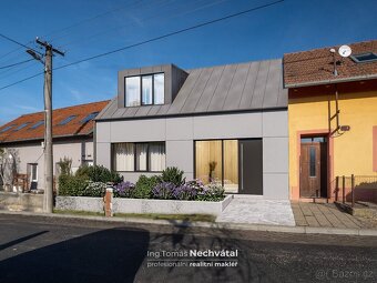 Prodej rodinného domu v původním stavu, se zahradou - 3