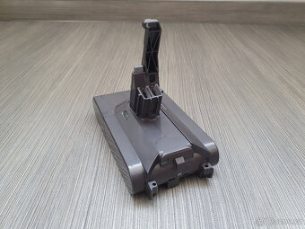 Akumulátor pro Dyson V8 - 3